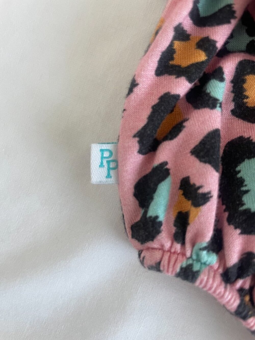 Posh Peanut Roxy Leopard Ruffle Romper 12-18M (VGUC) - Picture 4 of 7